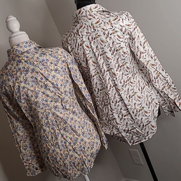 A bundle of 2 homemade button front tops - Picture 5 of 9